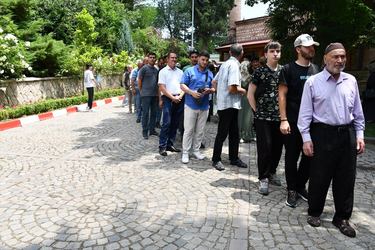 Bilecik\'te şehitler için pilav dağıtıldı