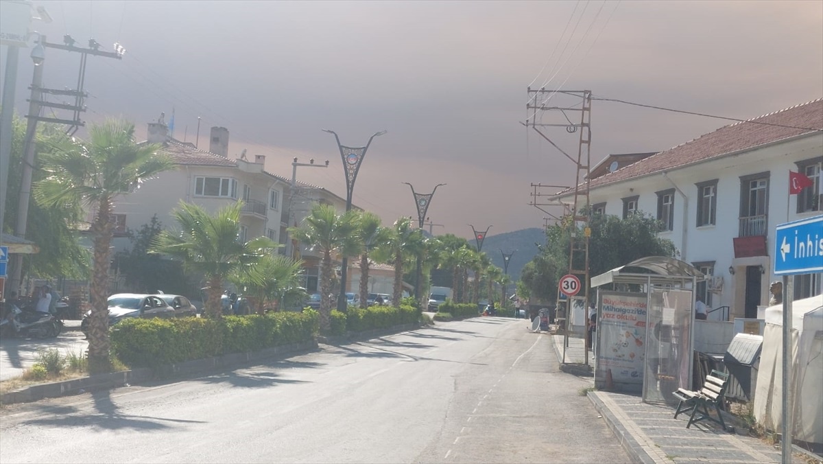 Geyve\'deki Yangın Dumanı Eskişehir\'i Kapladı