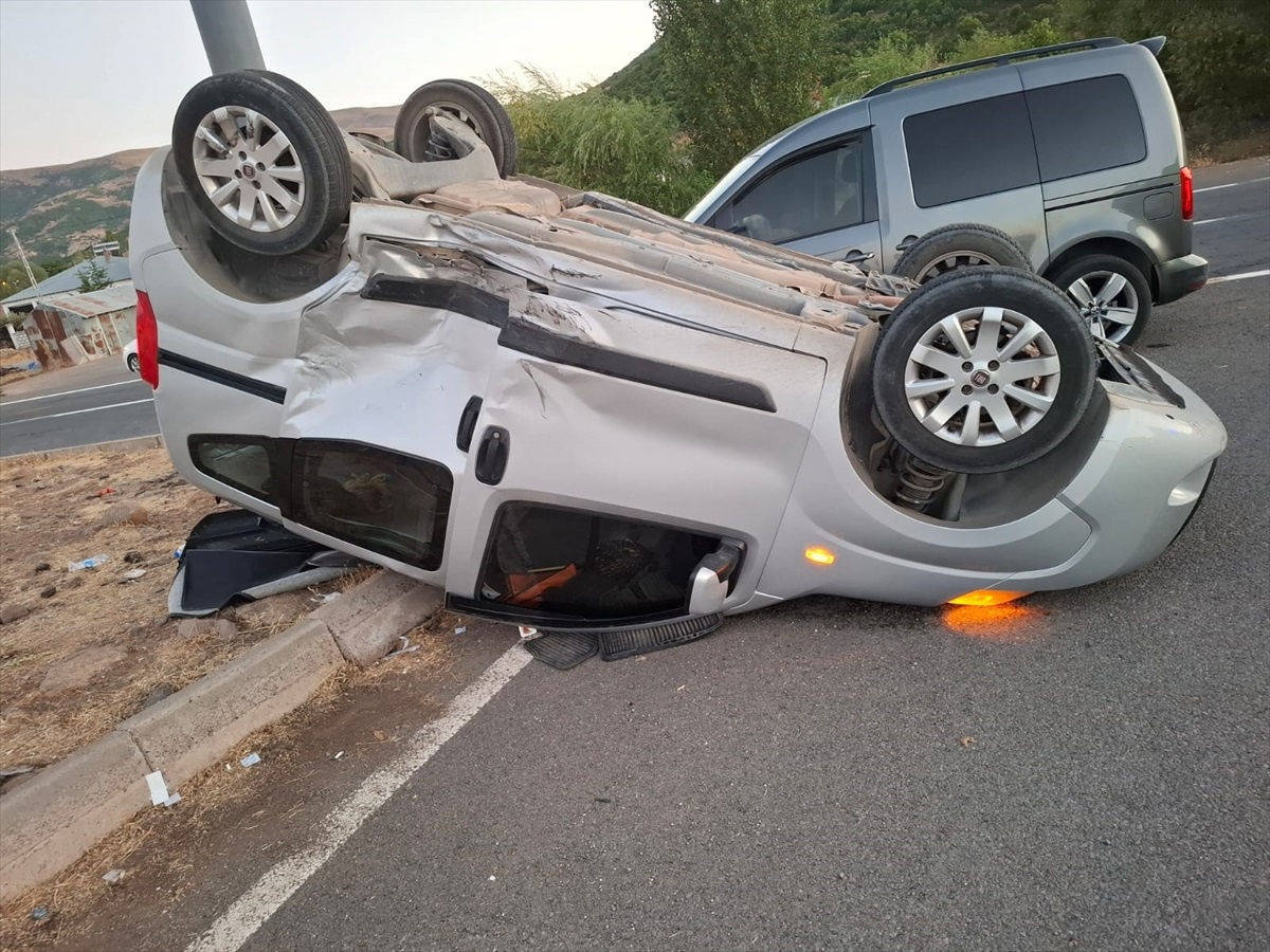 Bingöl\'de Trafik Kazası: 11 Yaralı