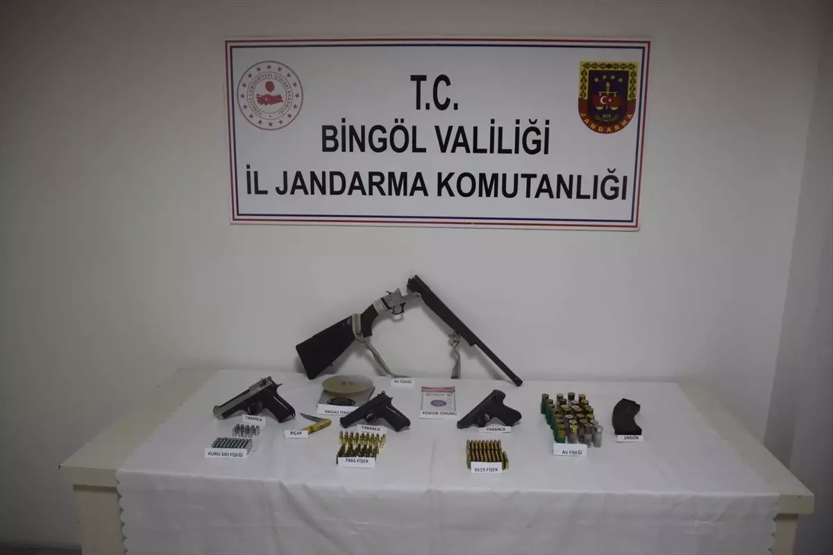Bingöl\'de Silah ve Uyuşturucu Operasyonu
