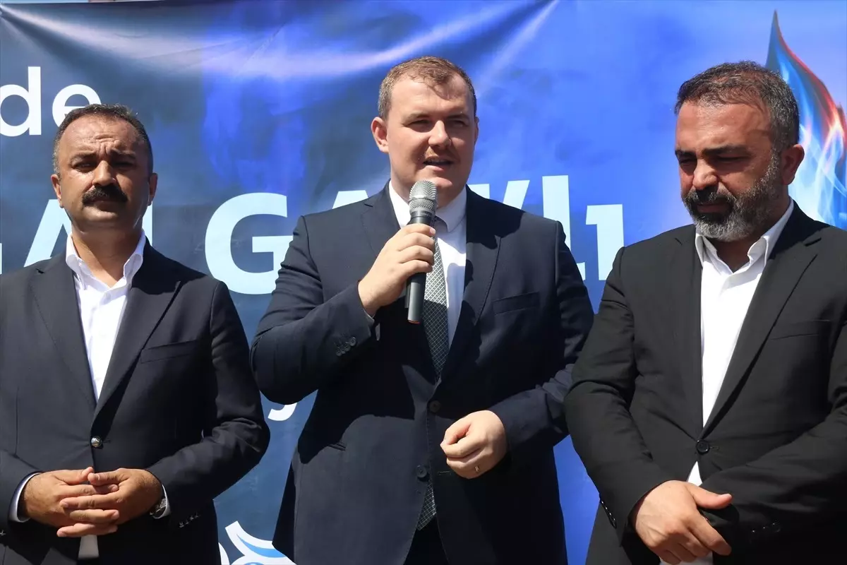 Bitlis\'in Mutki ilçesinde doğal gaz alt yapı çalışmalarına başlandı