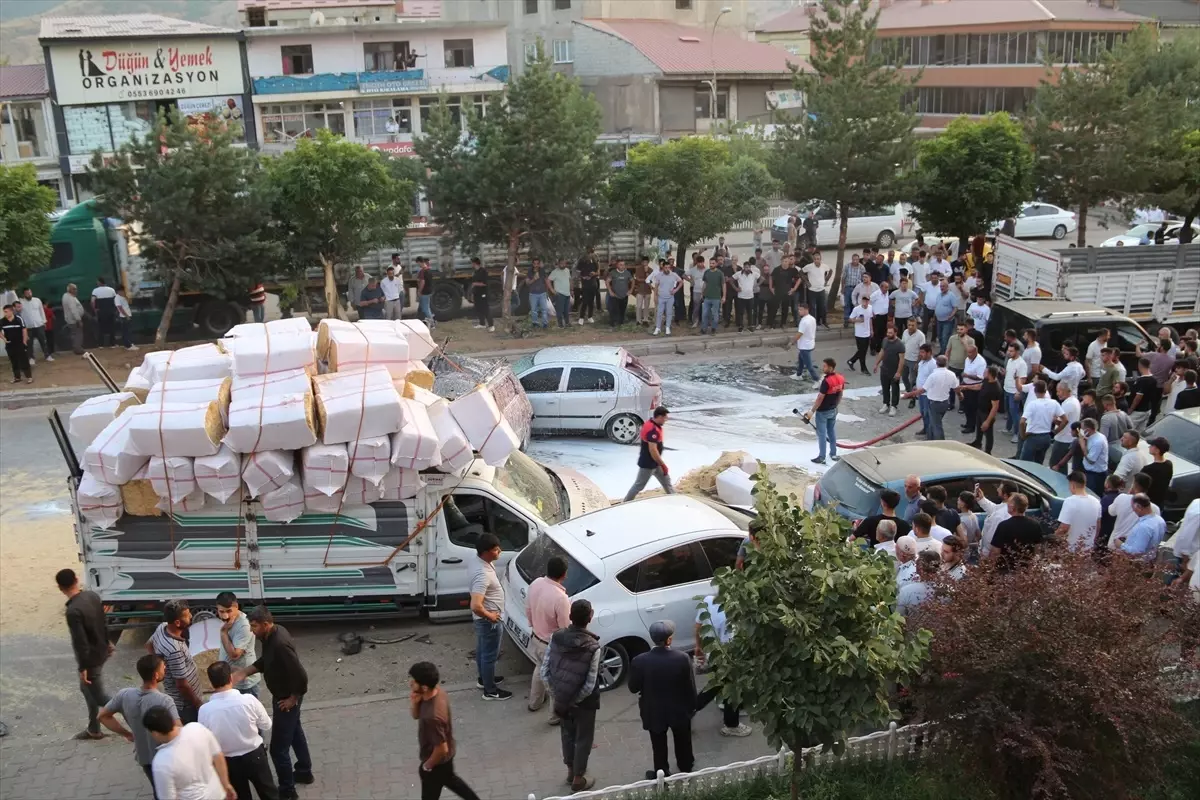 Freni Boşalan Tır, 11 Araca Çarptı