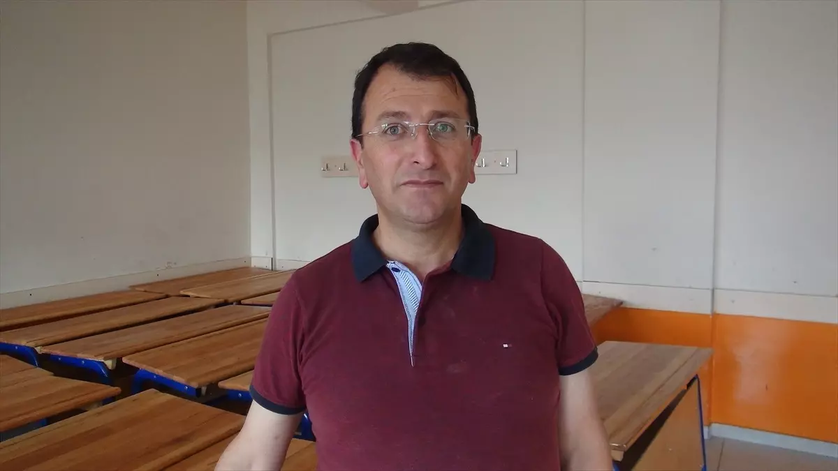 Tatvan\'da Okul Mobilyaları Yenilendi