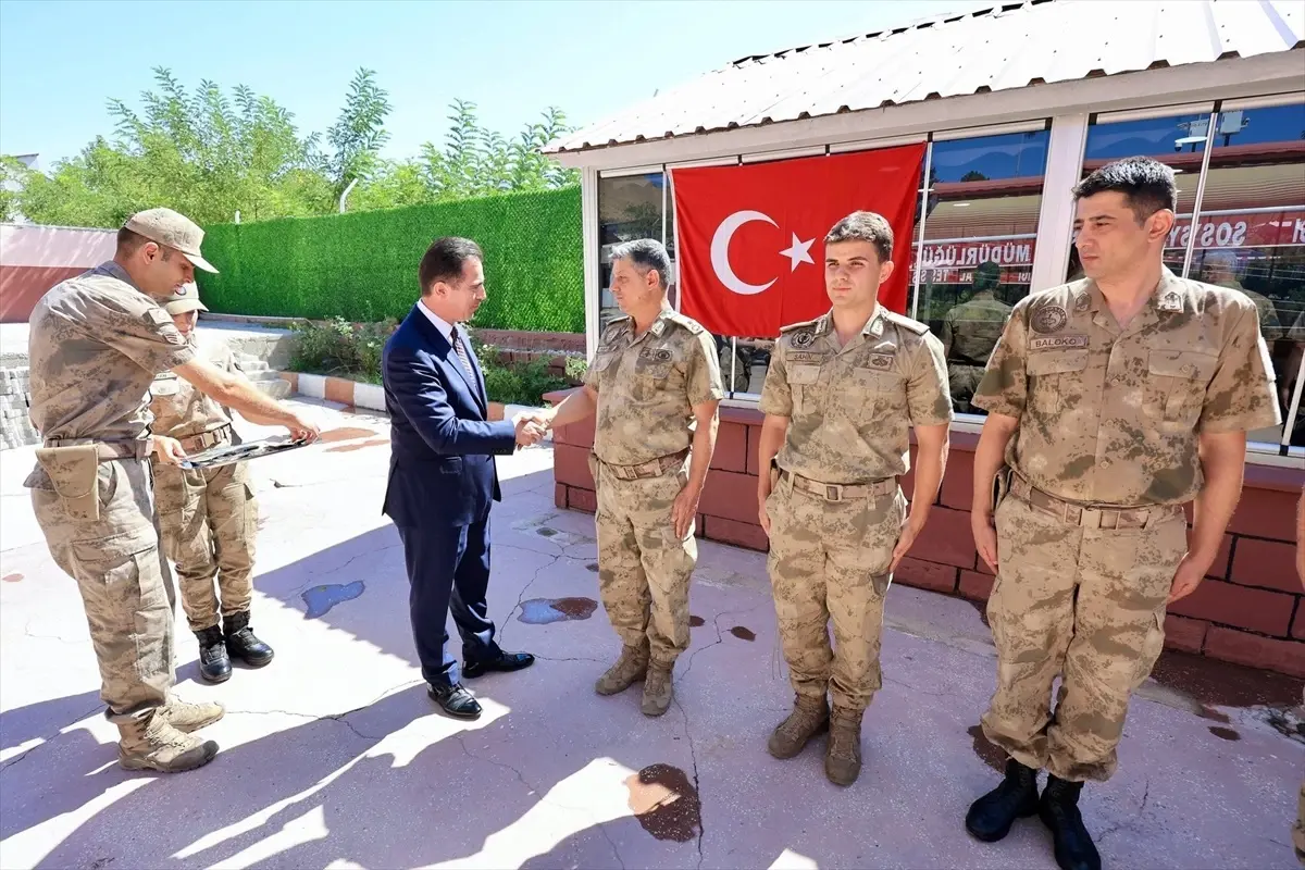 Bitlis\'te Rütbe Terfi Töreni