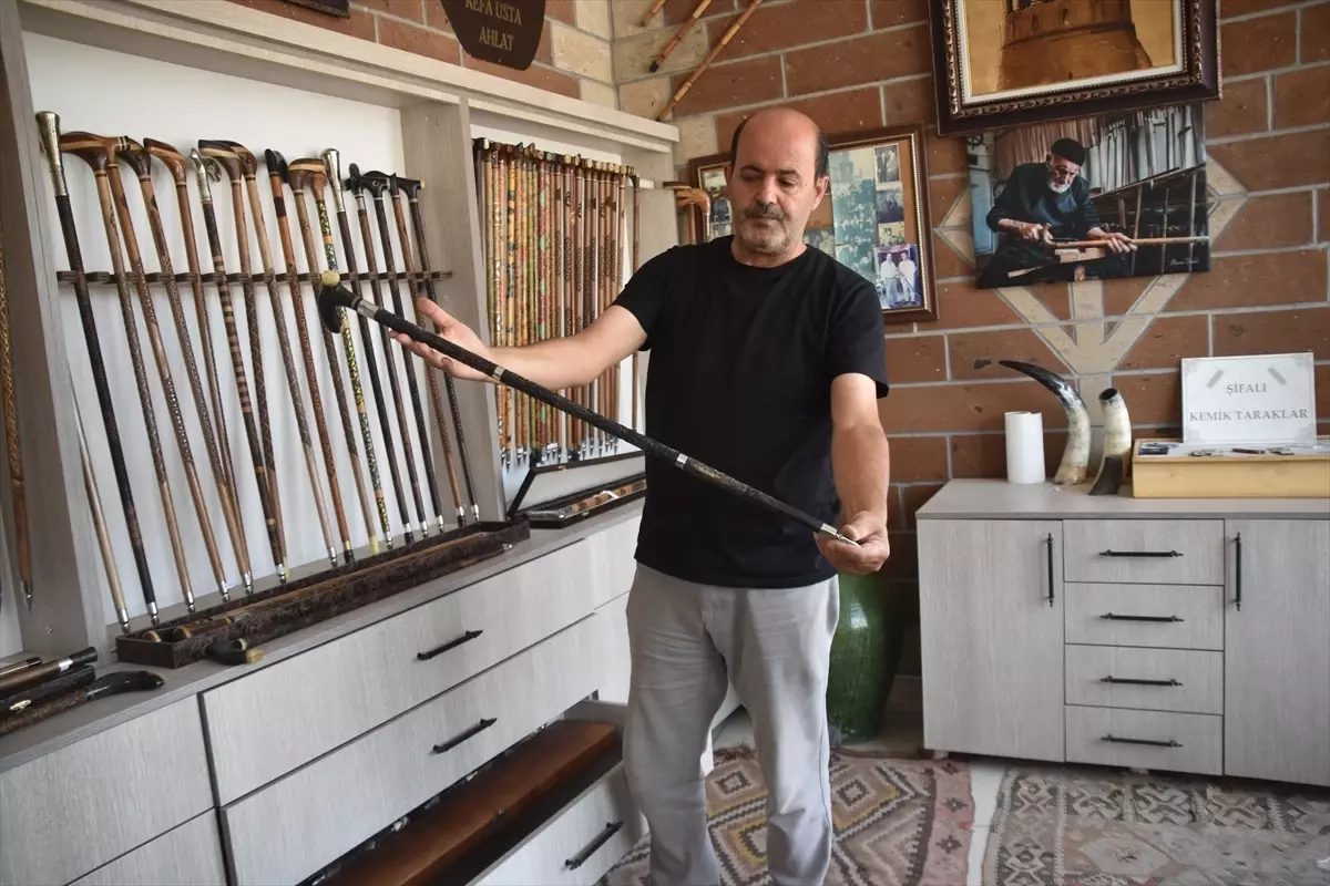 Ahlat\'ta Baston Ustasından Özel Tasarımlar