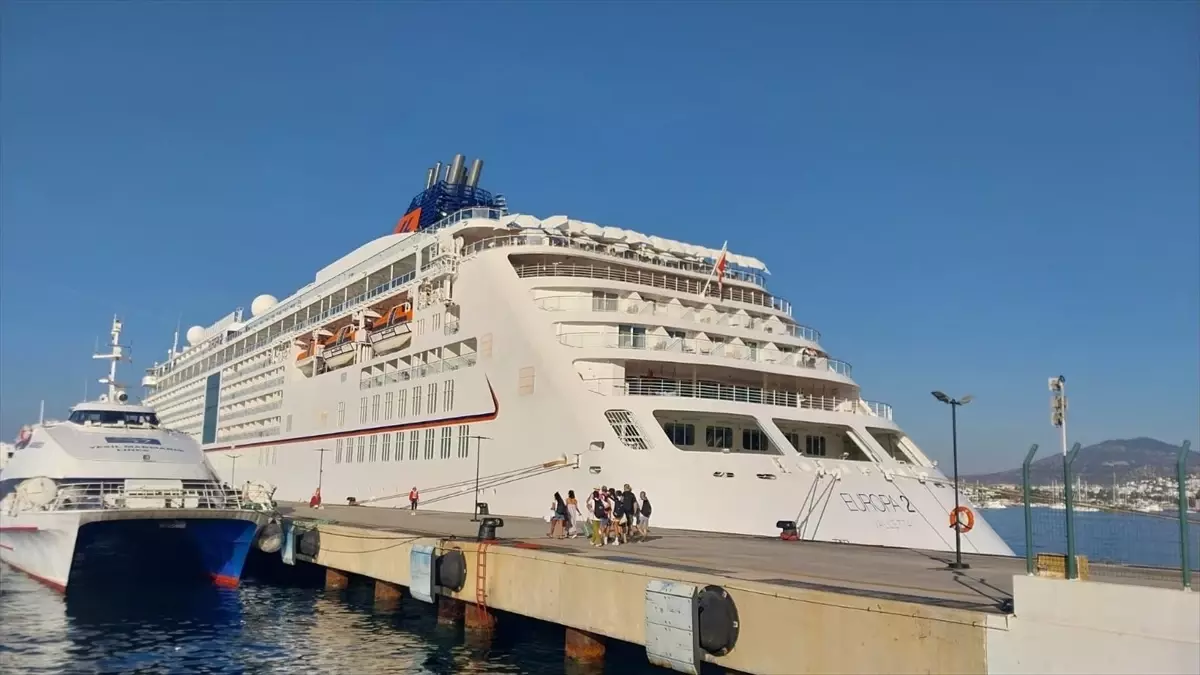 Bodrum\'a 481 Yolcu Taşıyan Kruvaziyer Geldi
