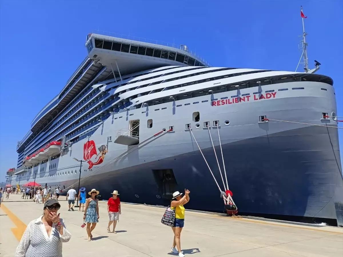 Bodrum\'a \'Resilient Lady\' Kruvaziyeri Demirledi