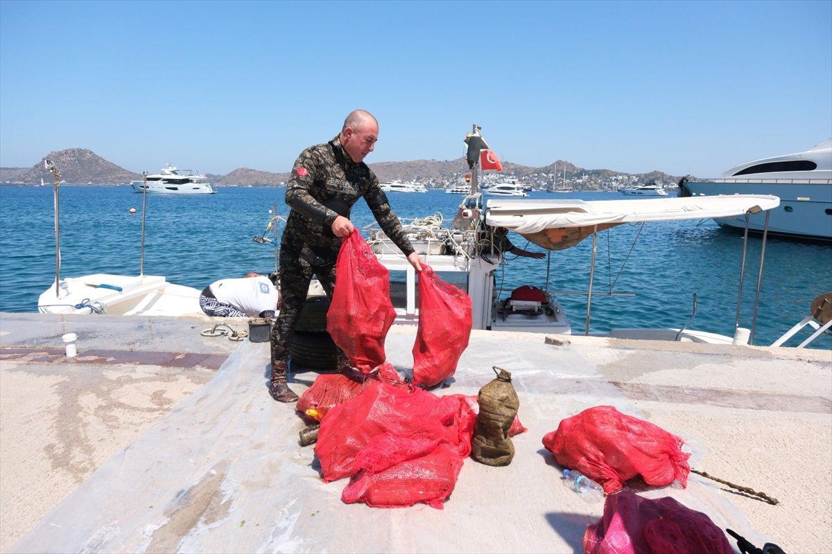 Bodrum\'da Deniz Dibi Temizliği Yapıldı