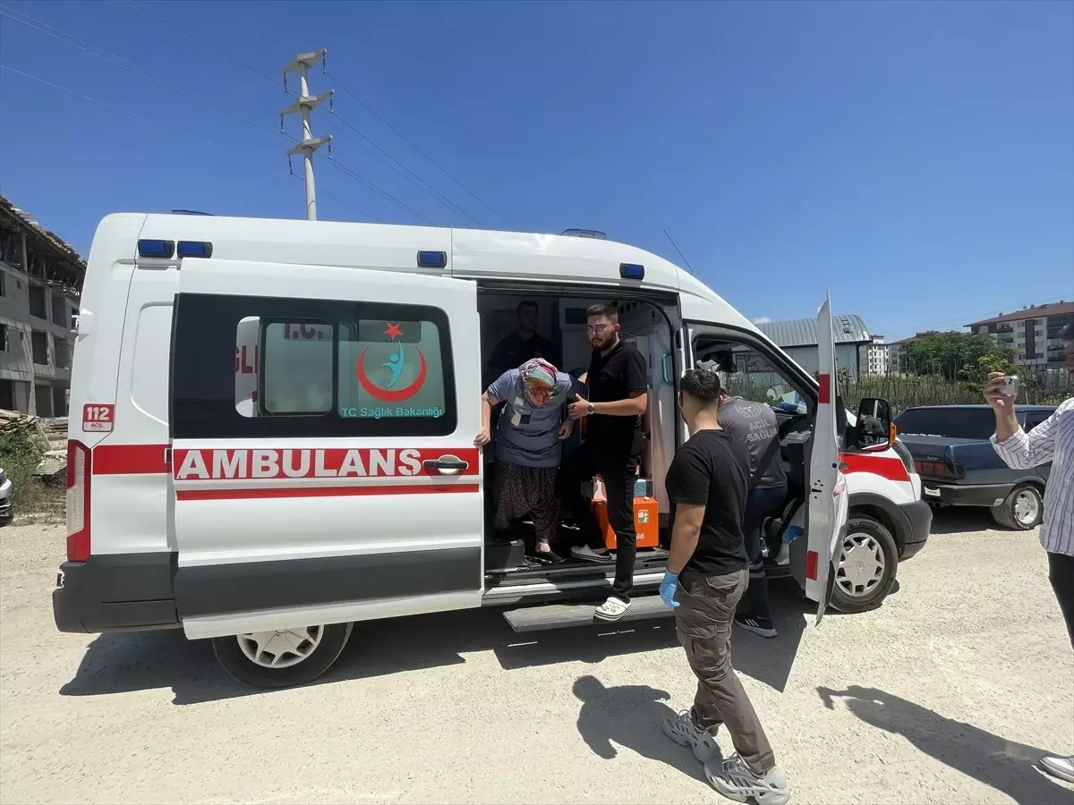 Bolu\'da Yangın, Komşu Kahramanı Dumandan Etkilendi