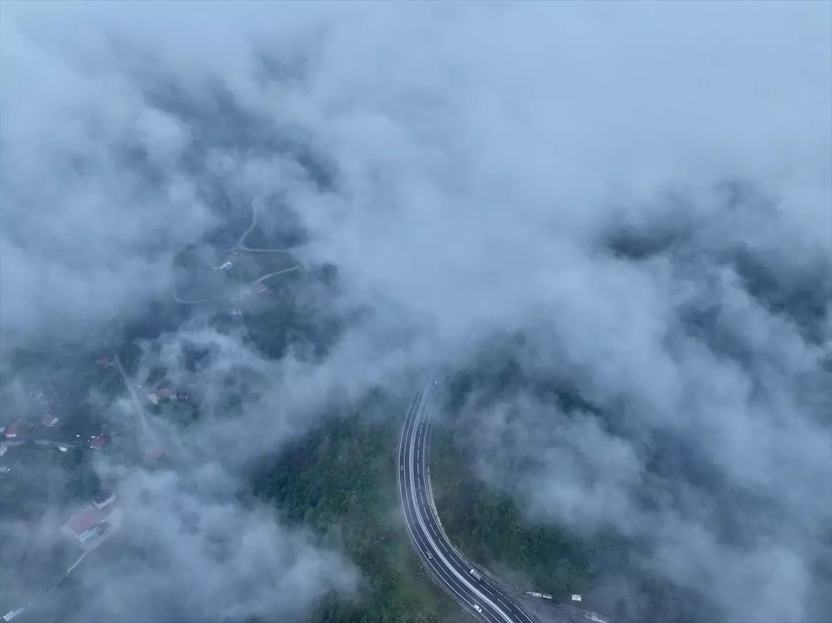 D-100\'de Sis ve Sağanak Ulaşımı Olumsuz Etkiliyor