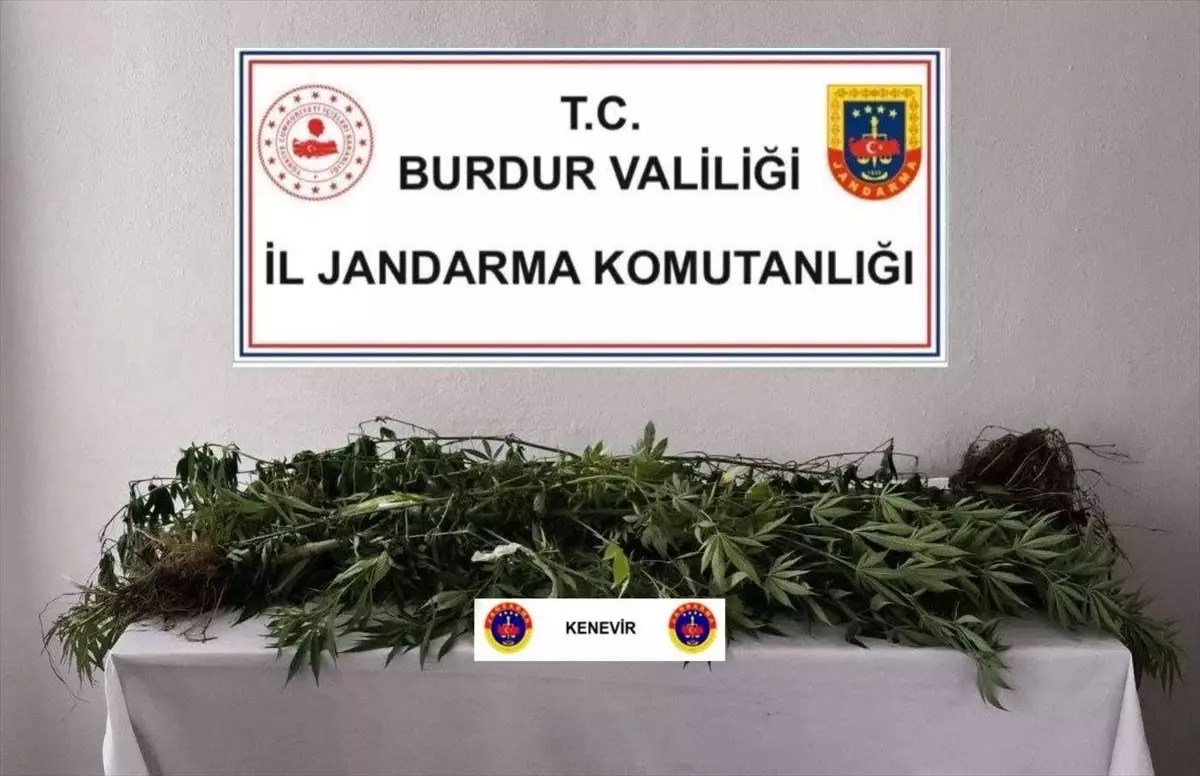 Burdur\'da Uyuşturucu Operasyonları: 3 Tutuklama
