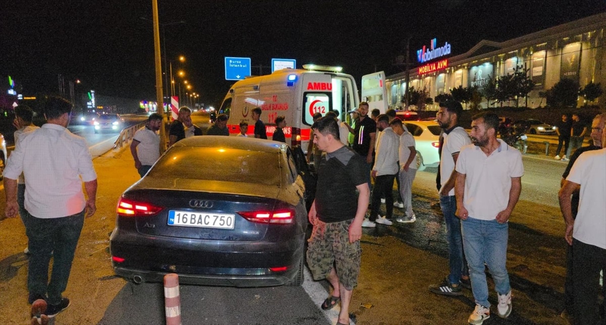 Bursa\'da Trafik Kazası: Sürücü Ağır Yaralandı