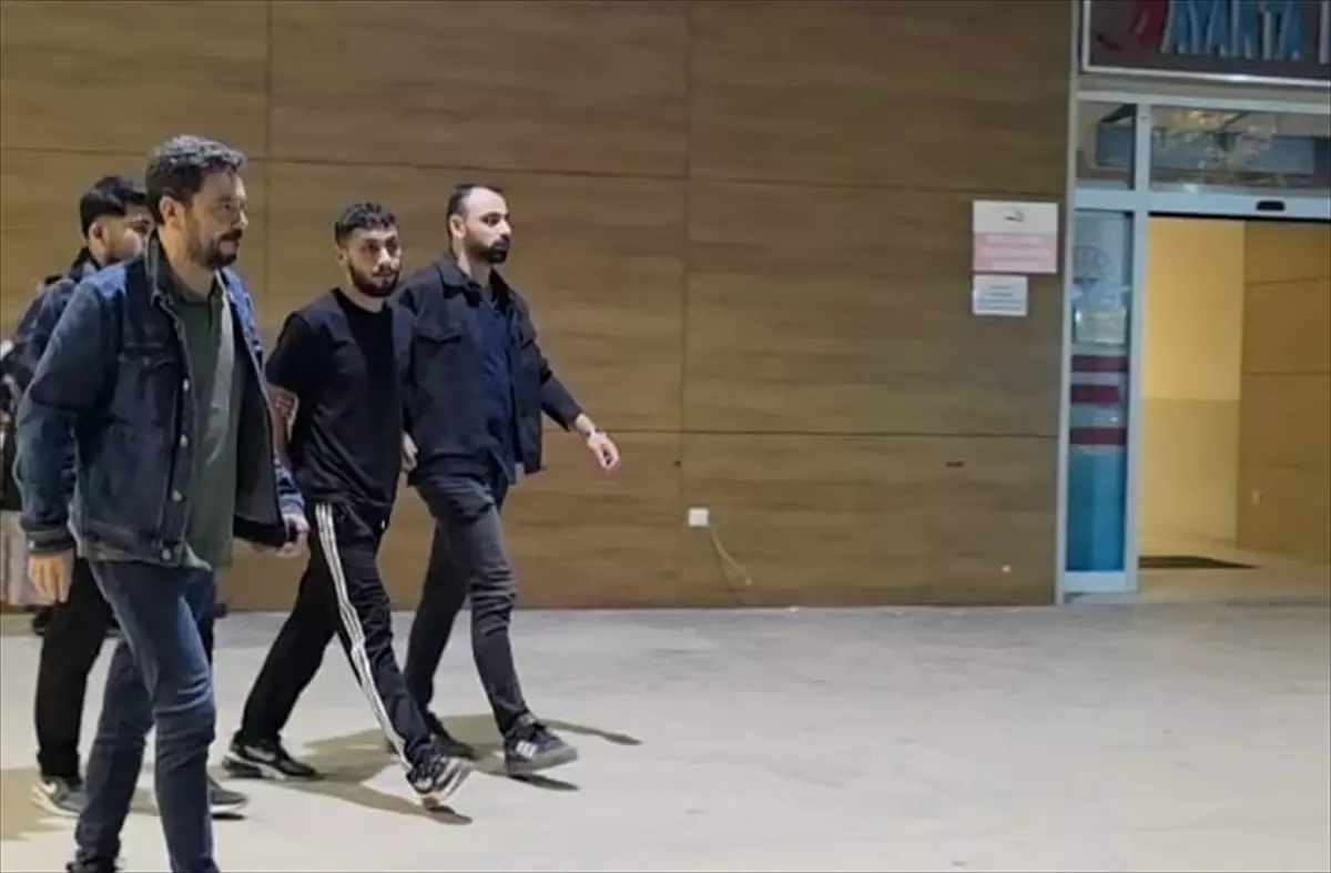 İnegöl\'de Bıçaklı Kavga: 1 Yaralı