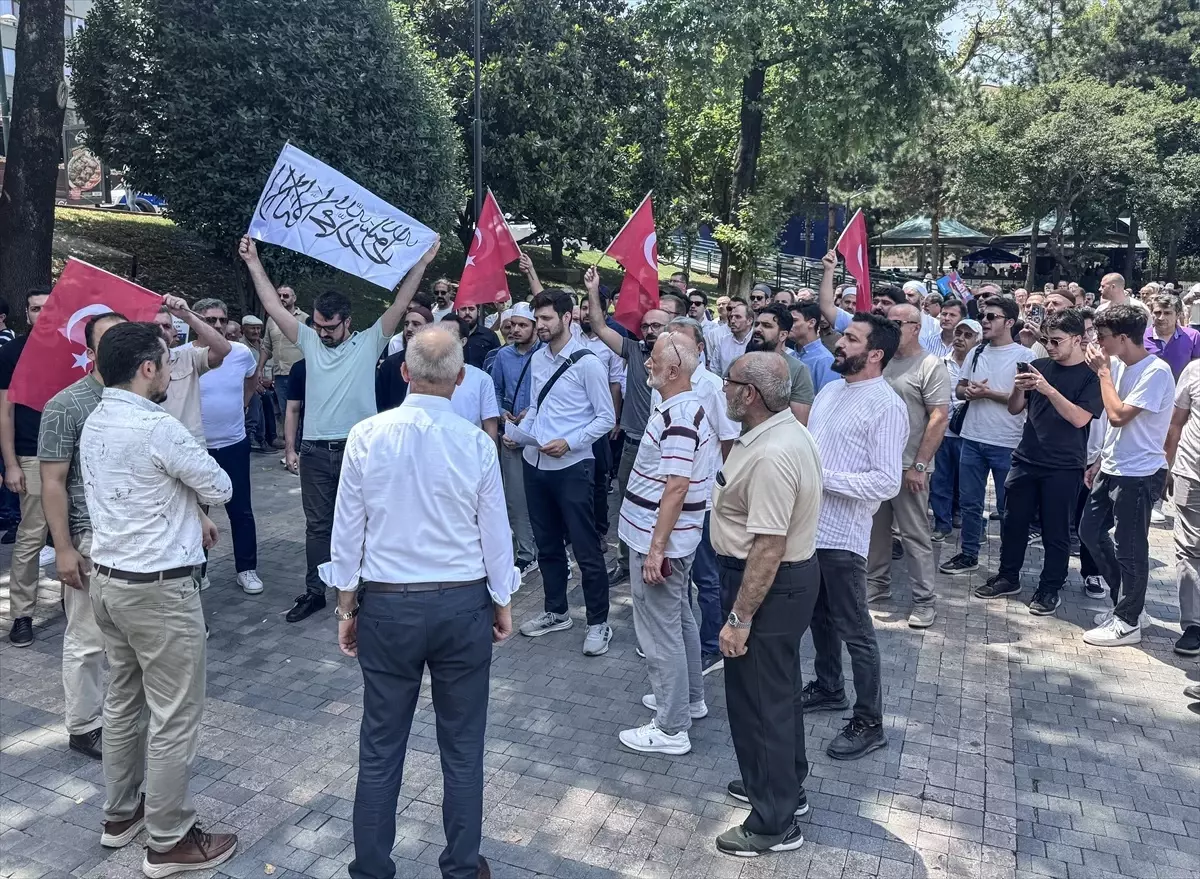 Bursa\'da Peygamber Karikatürüne Tepki