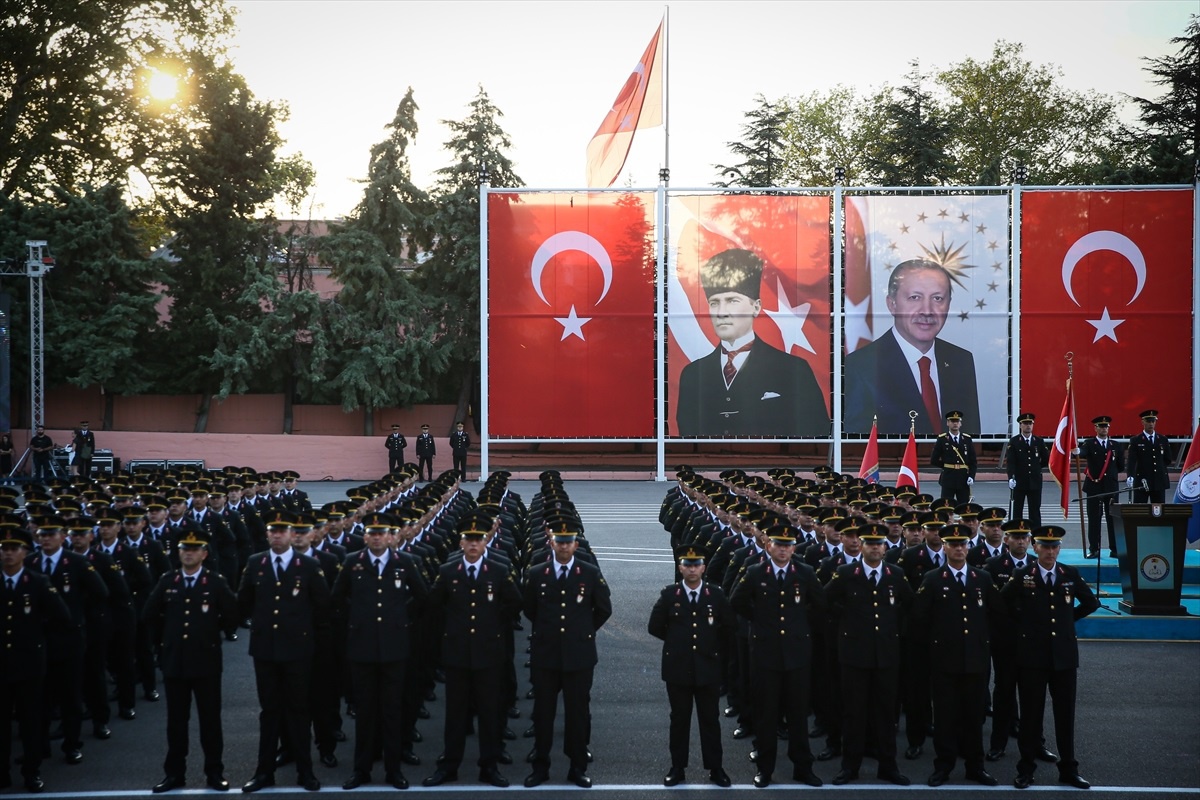 Bursa\'da 781 Jandarma Astsubayı Mezun Oldu