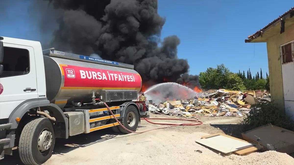 Bursa\'da Katı Atık Alanında Yangın