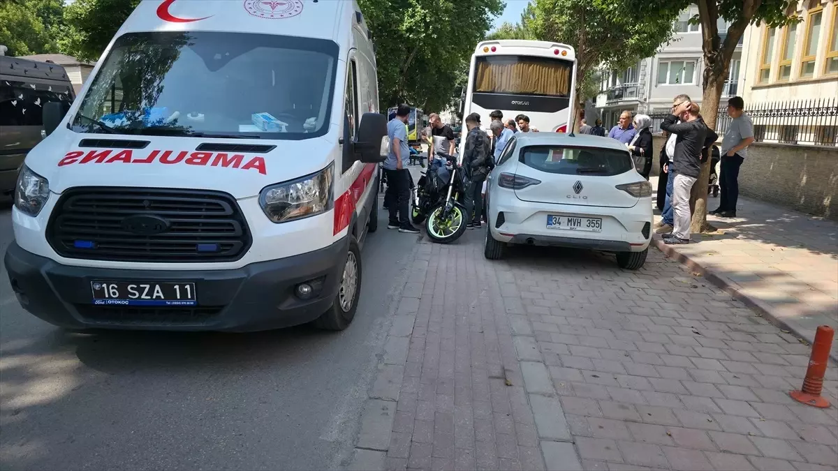 İnegöl\'de Otomobil-Motosiklet Çarpışması