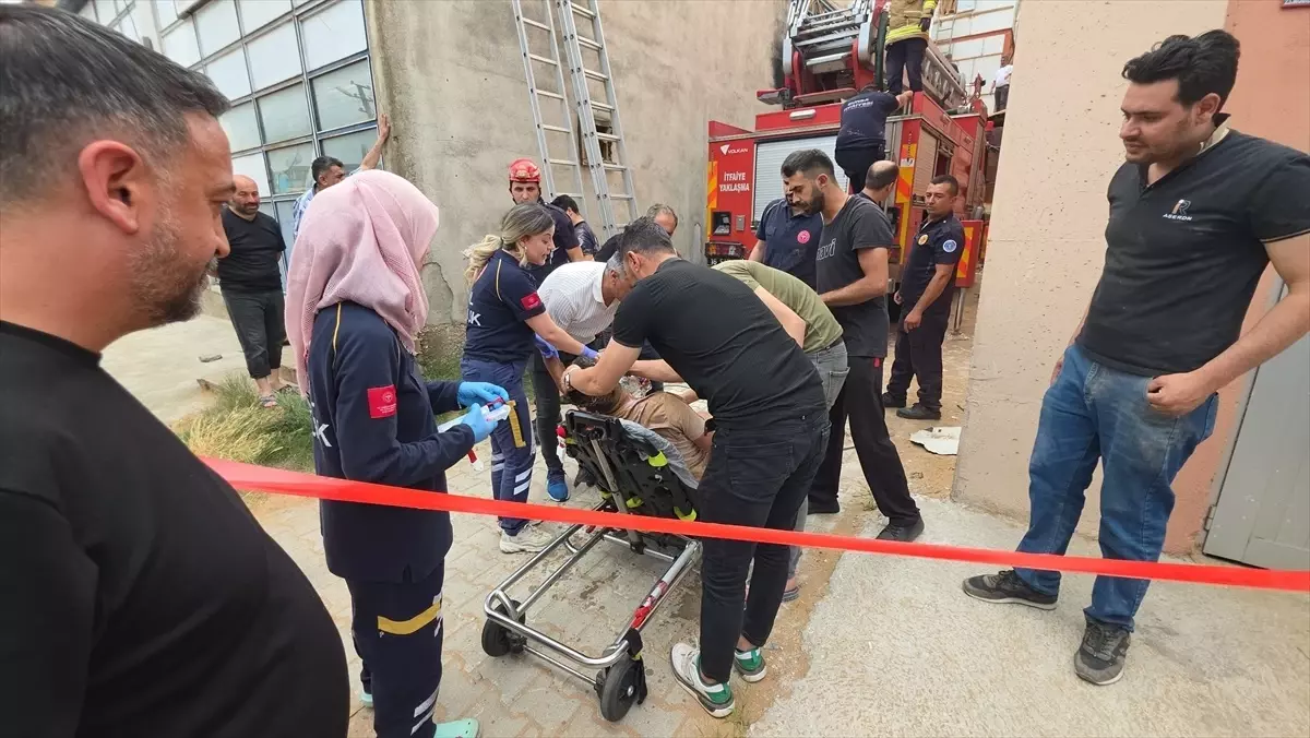 İnegöl\'de İşçi Talaş Makinesine Sıkıştı