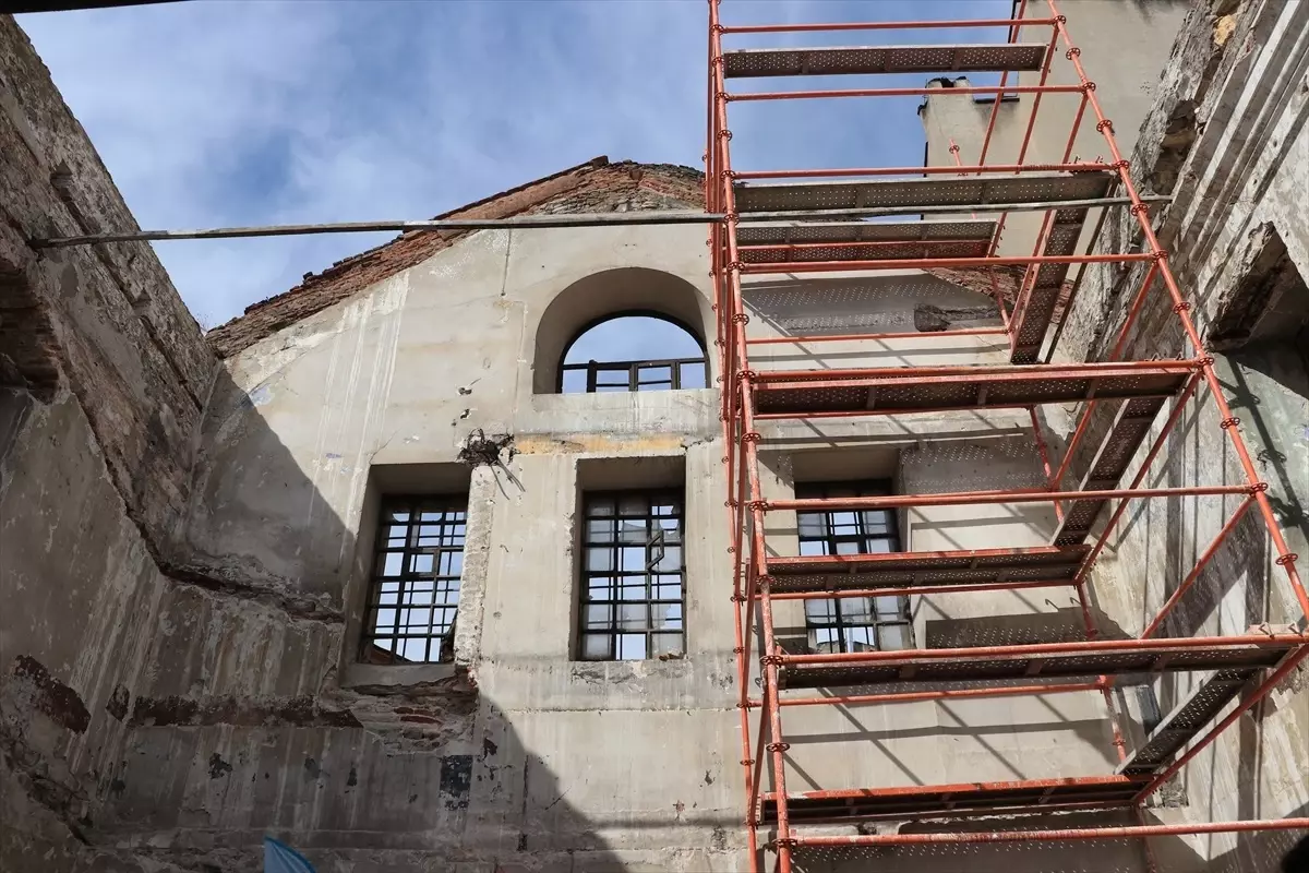 Yıldırım\'da Tarihi Kilise Sanat Merkezine Dönüşüyor
