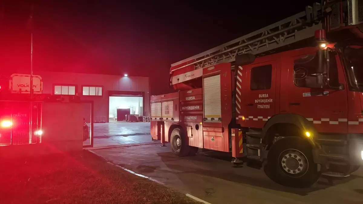 İnegöl\'de Tekstil Fabrikasında Yangın