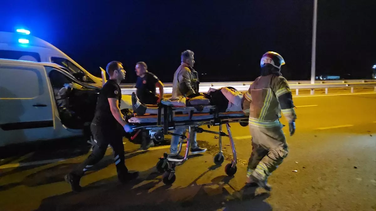 İnegöl\'de Trafik Kazası: 2 Yaralı