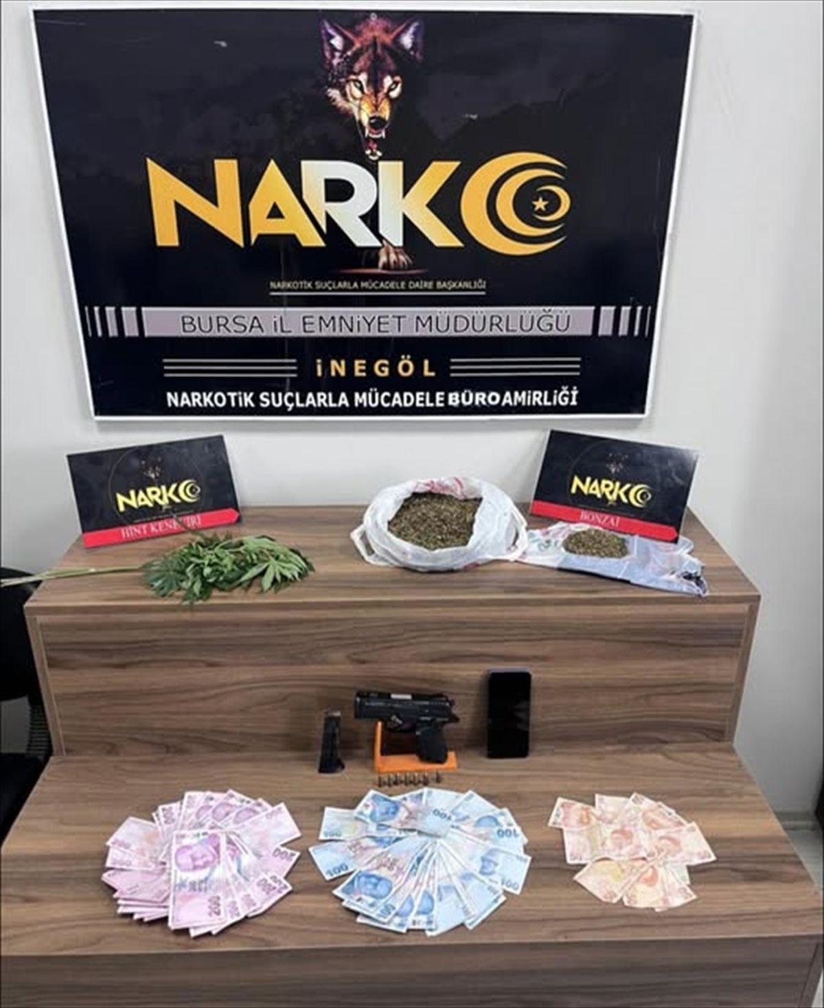 İnegöl\'de Uyuşturucu Operasyonu: 2 Gözaltı