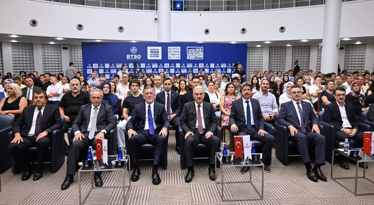 YKS İlk Bine Giren Öğrencilere Ödül