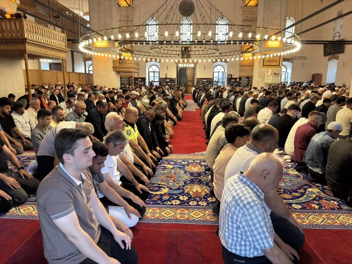 Bursa ve çevre illerde kurban bayramı namazı kılındı