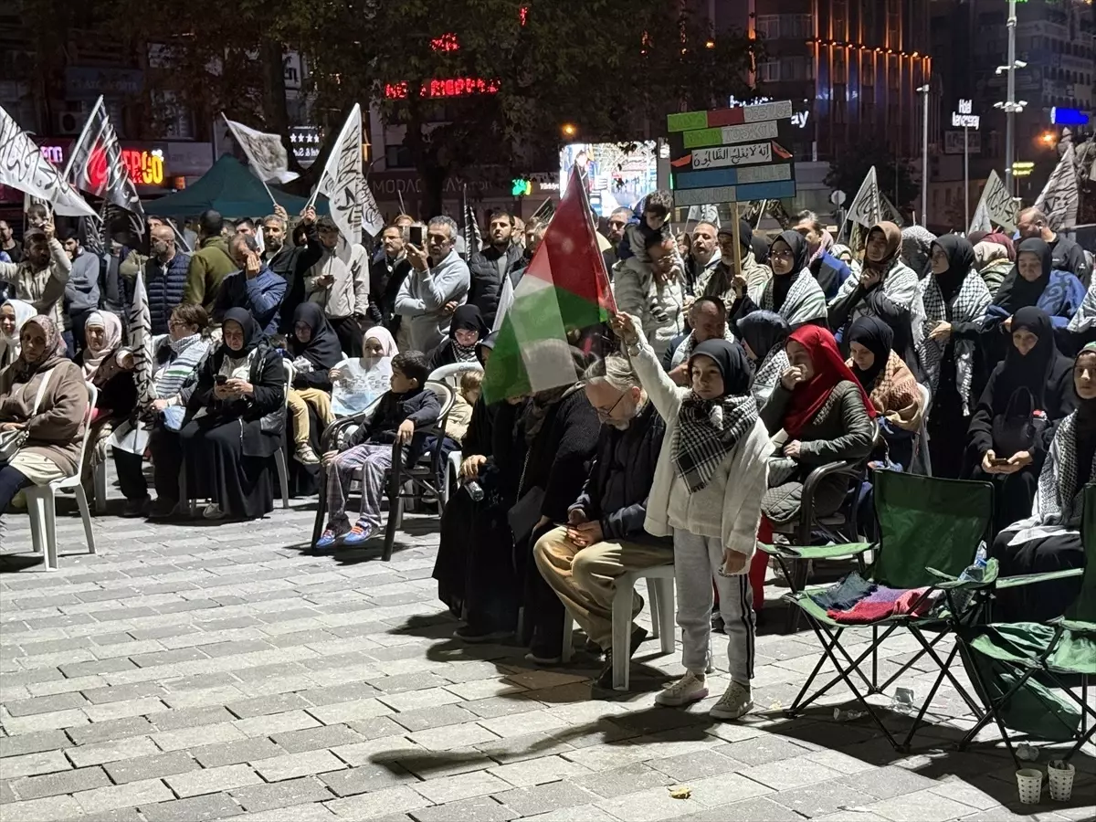 İsrail\'e Tepki: Küresel Sumud Filosu için Destek Gösterisi