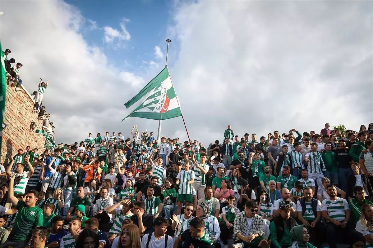 Bursaspor 62. Yaşını Coşkuyla Kutladı