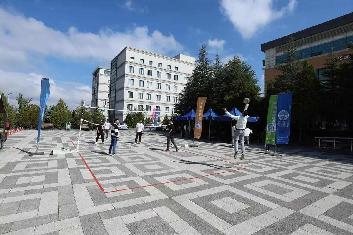 Büyükşehir Belediyesi\'nden KAYÜ\'ye Bilgilendirme Desteği