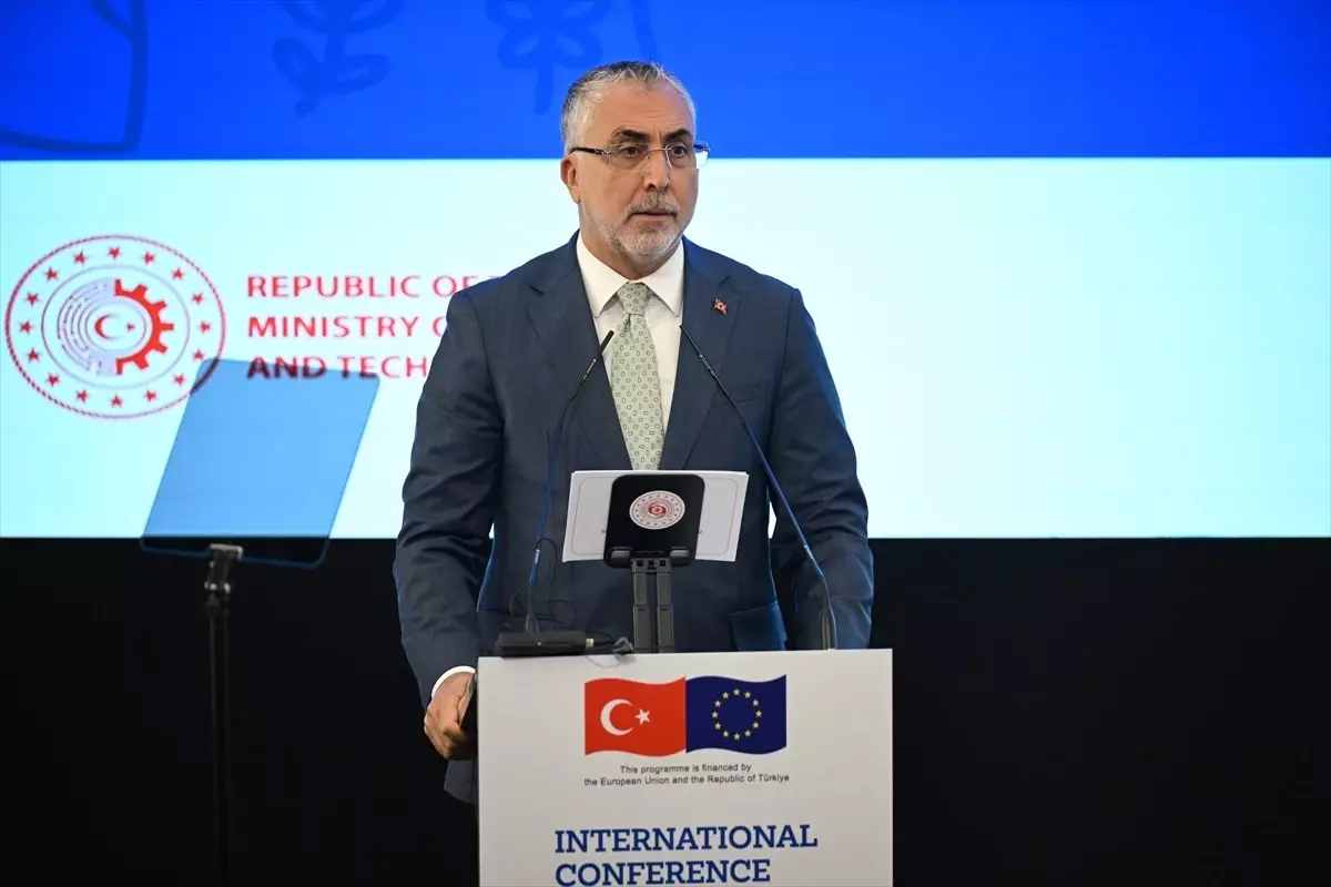 Çalışma ve Sosyal Güvenlik Bakanı Işıkhan, "Sanayide Kadınların Güçlenmesi" konferansında konuştu Açıklaması