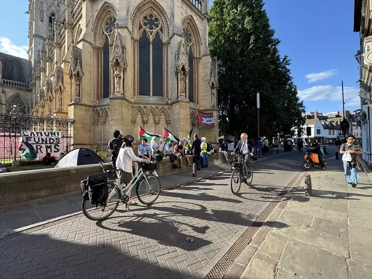Cambridge\'de Öğrenciler Harekete Geçti