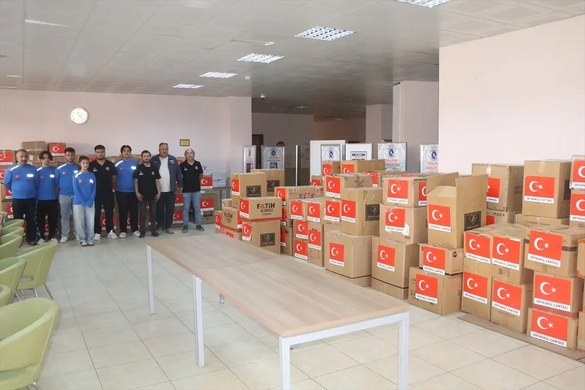 Çankırı\'dan Suriye\'ye Kırtasiye Yardımı