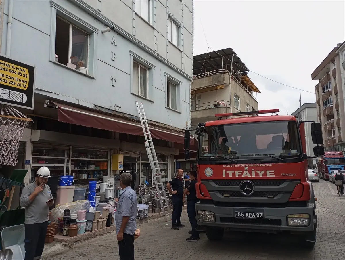 Çarşamba\'da bir evde çıkan yangın söndürüldü