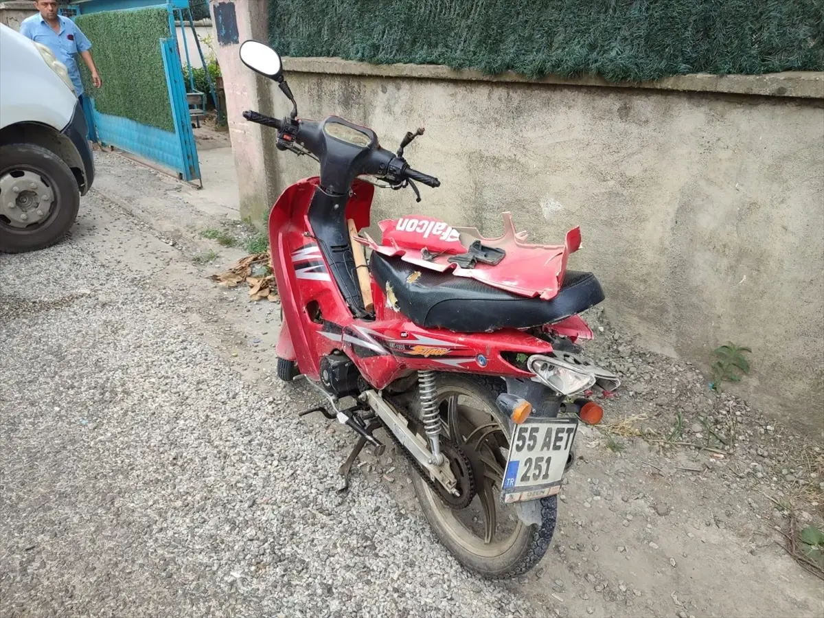 Motosiklet ve Otomobil Çarpıştı: 1 Yaralı