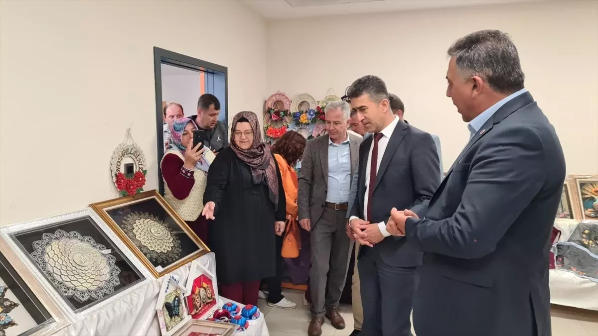 Çay\'da El Sanatları Sergisi Açıldı