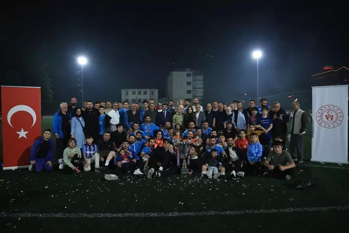 Çaykara\'da Futbol Turnuvası Sona Erdi