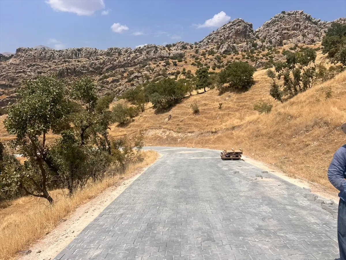 Çermik\'te Kilitli Parke Taşı Çalışmaları Devam Ediyor
