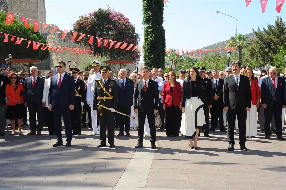 Çeşme\'de 30 Ağustos Zafer Bayramı Töreni