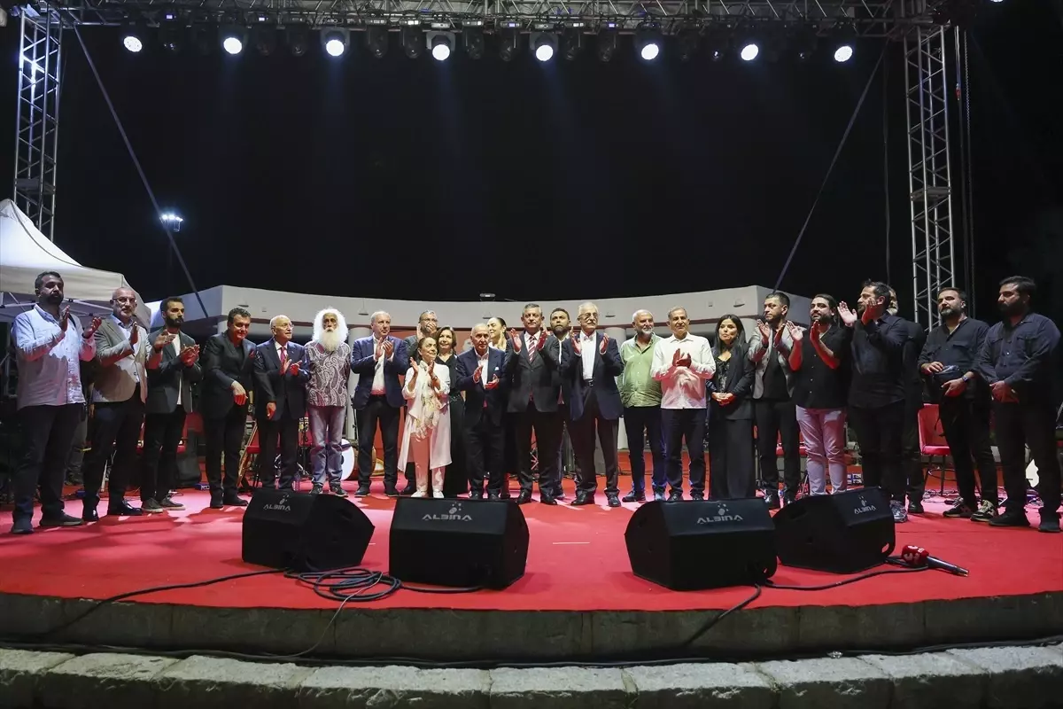 Özgür Özel\'den İstanbul Mahkemesine Sert Uyarı