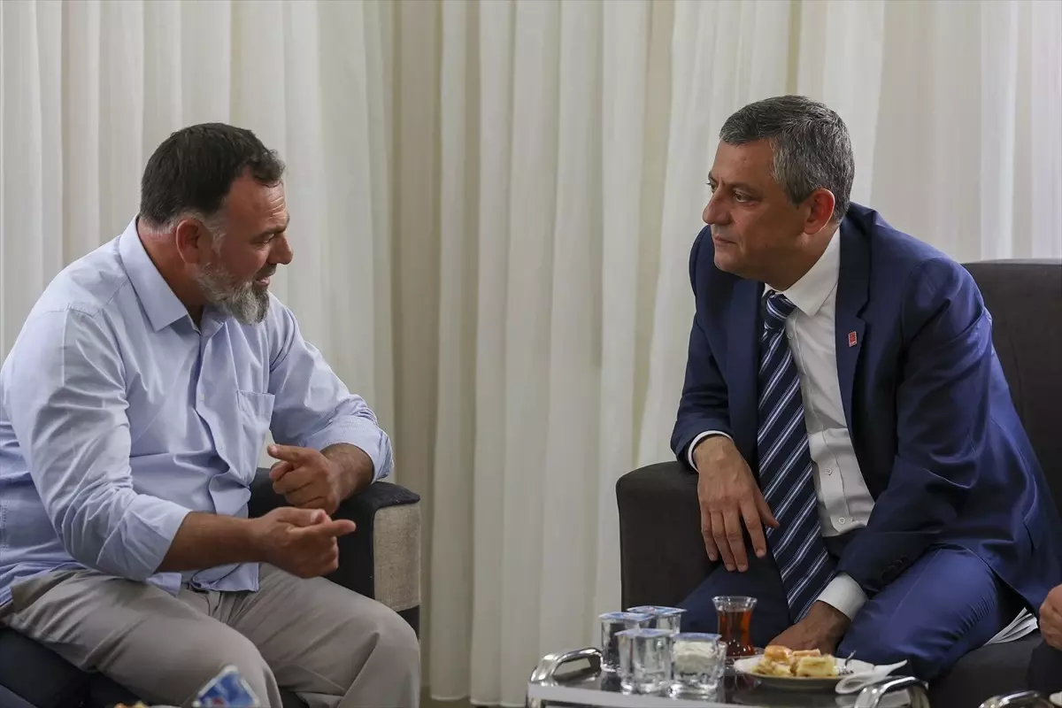 Özgür Özel, Şehit Ailelerini Ziyaret Etti
