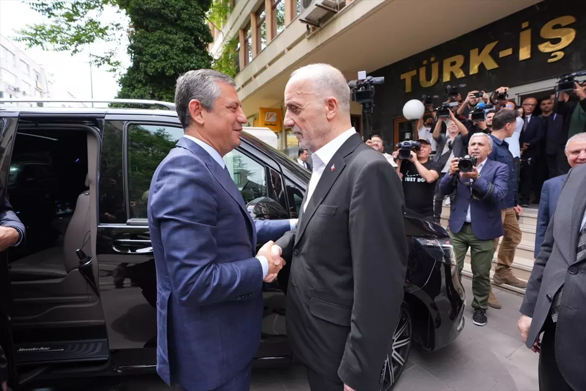 CHP Genel Başkanı Özel, HAK-İŞ ve TÜRK-İŞ\'i ziyaret etti Açıklaması