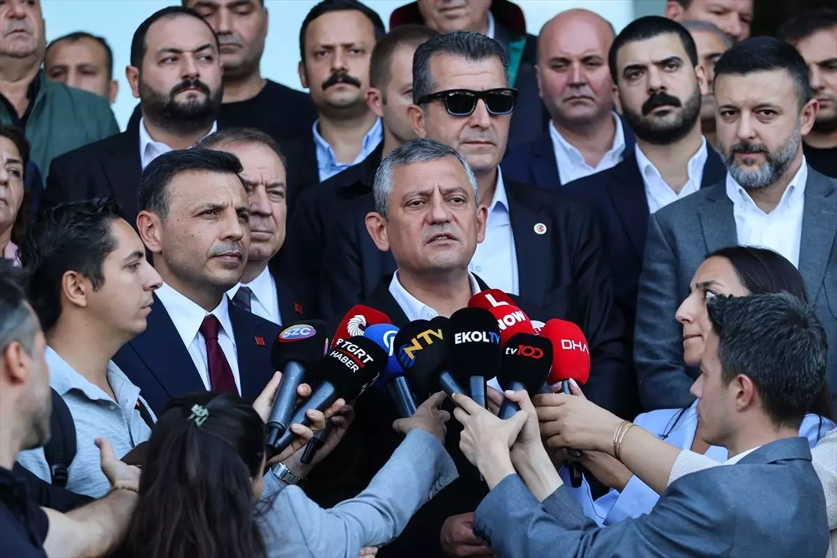 Özgür Özel, CHP\'li sanıkların davasını takip etti