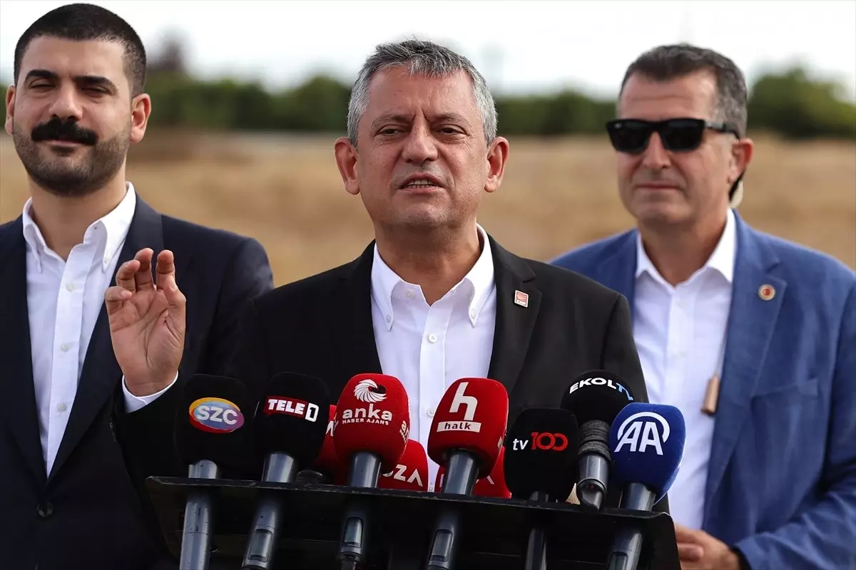 Özgür Özel, İmamoğlu\'nun Ziyaretinde Moralleri Yükseltti