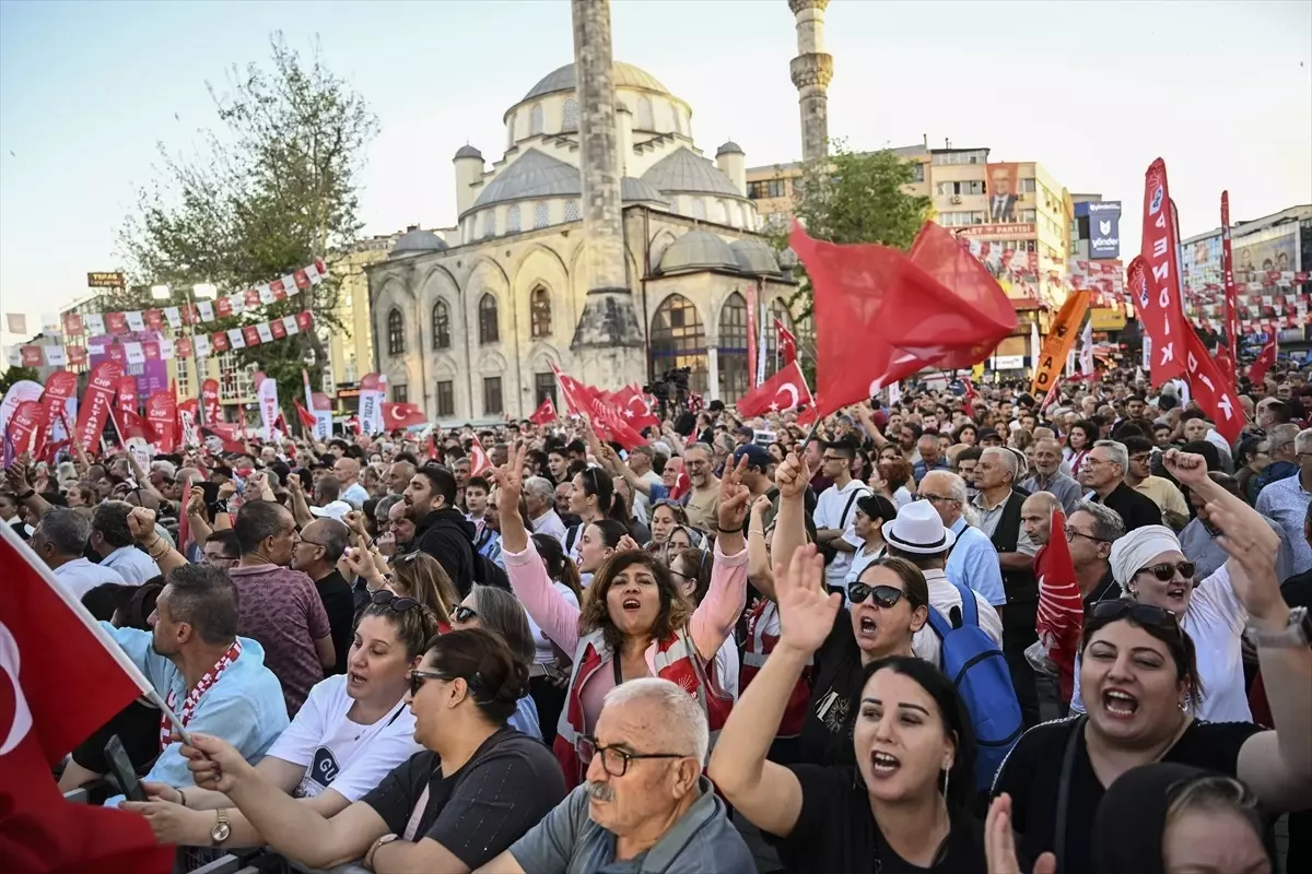 Özgür Özel Gaziosmanpaşa\'da Miting Düzenledi