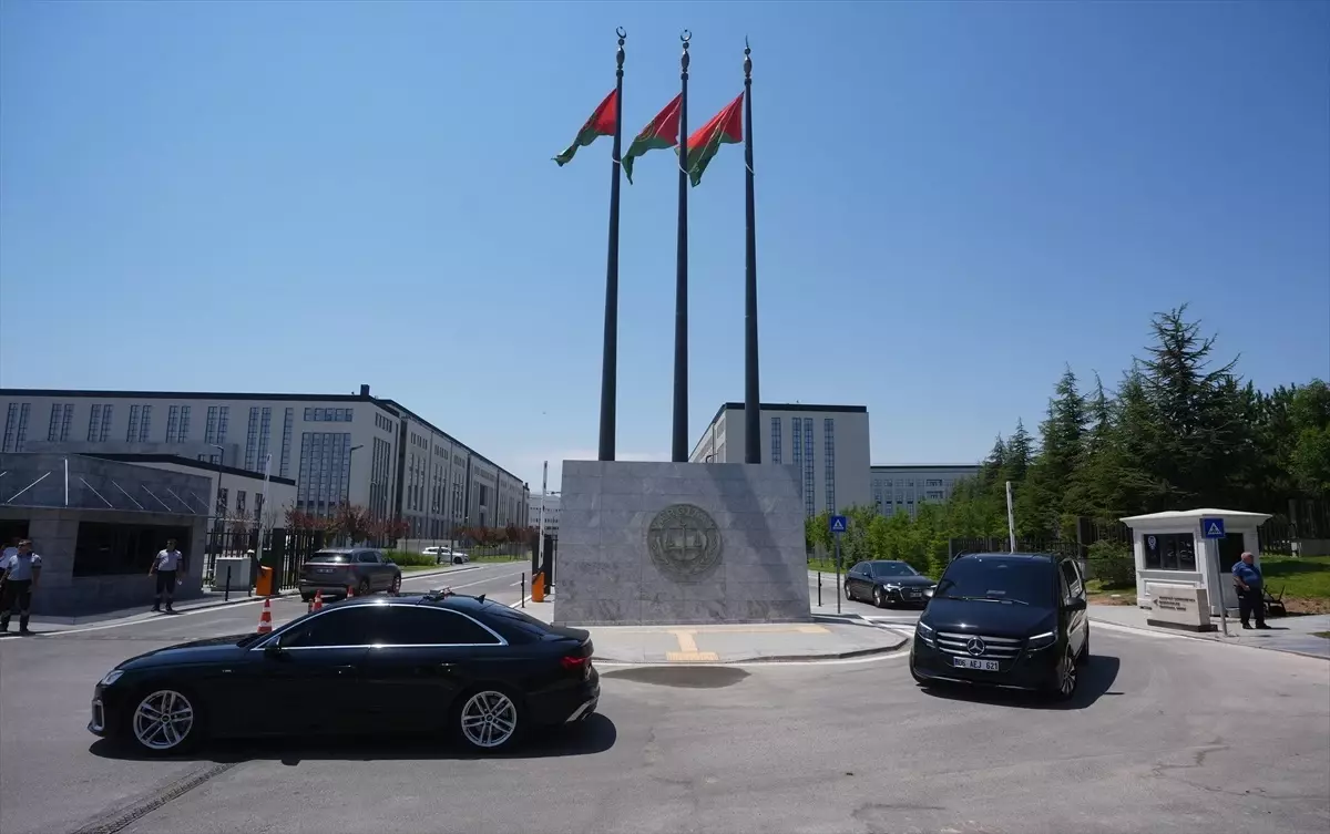 Özgür Özel, Yargıtay Başsavcısını Ziyaret Etti