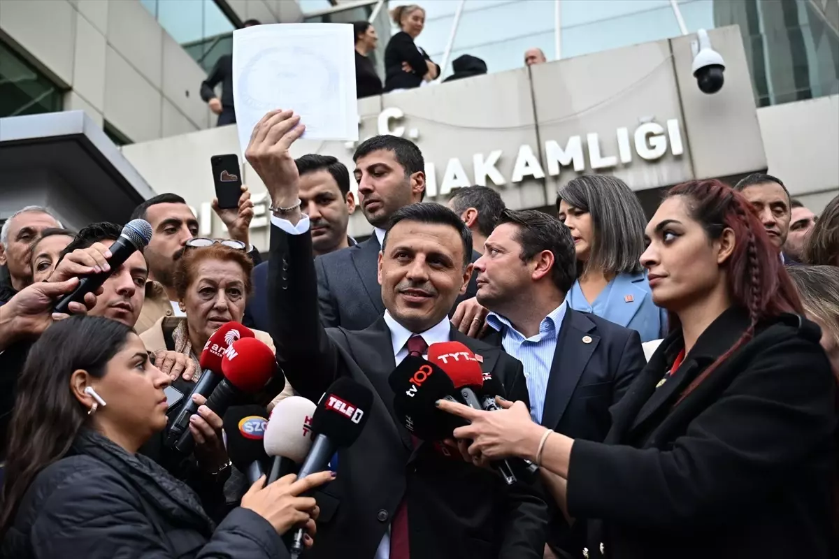 Özgür Çelik mazbatayı alır almaz Gürsel Tekin\'e çattı