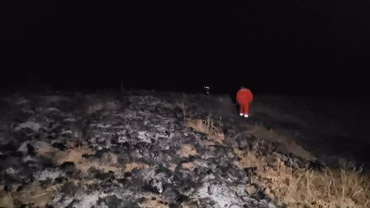 Çorum\'da Arazi Yangını Kısa Sürede Söndürüldü