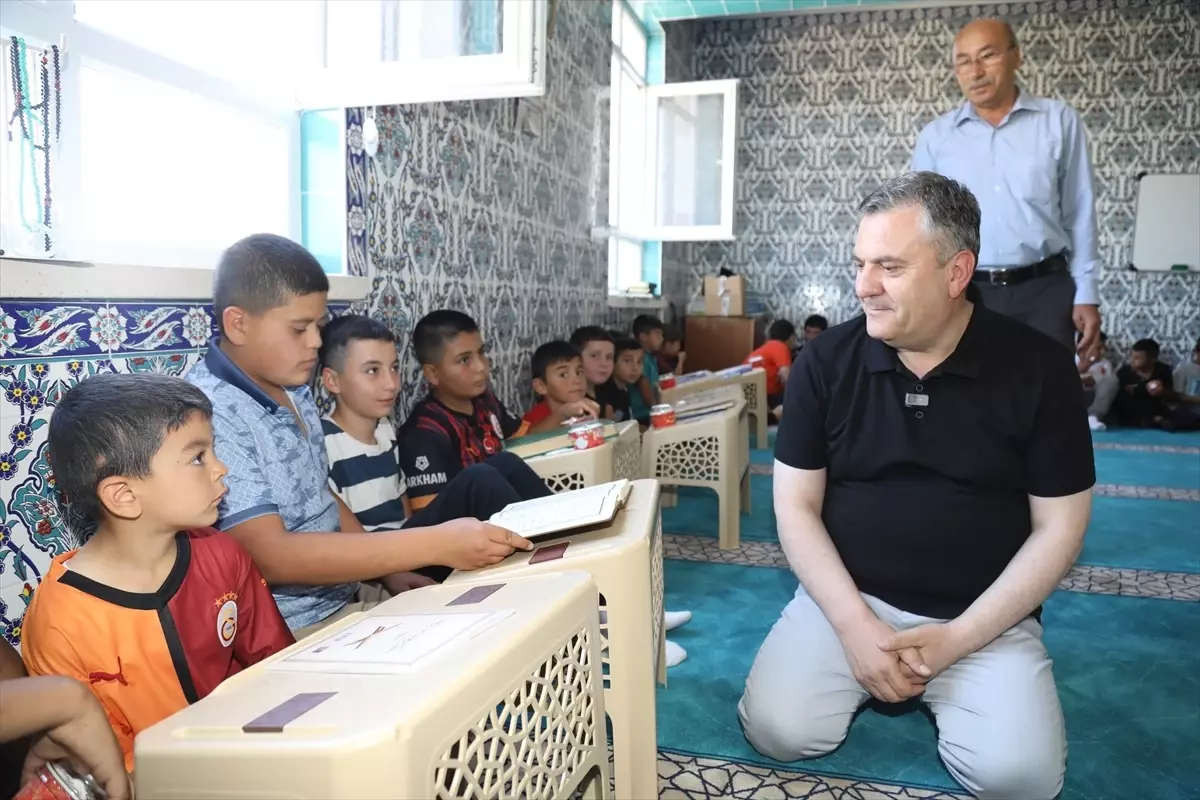 Çubuk\'ta Yaz Kur\'an Kursuna Dondurma İkramı
